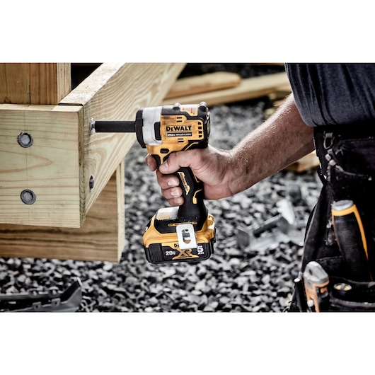 20V MAX* 3/8 in. Cordless Impact Wrench with Hog Ring Anvil Kit